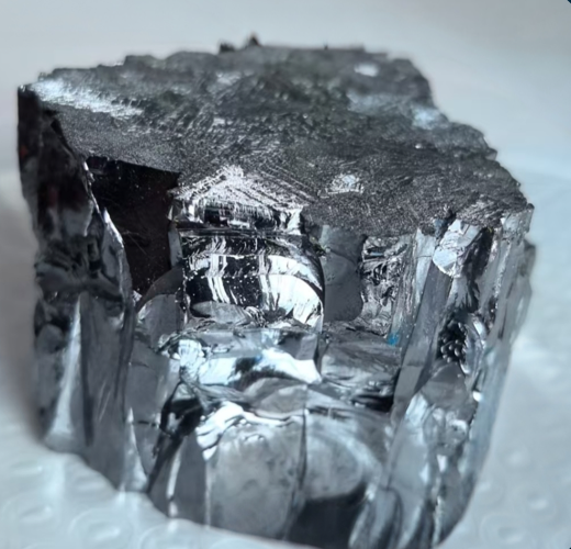 Fused Chrome Oxide mineral